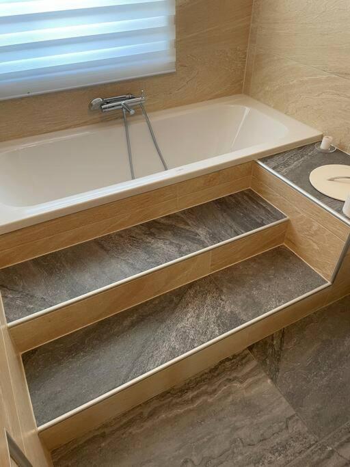 Moderne Wohnung Mit Stil Gross Gerungs 외부 사진